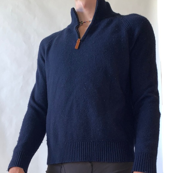 Banana Republic Pullover Sweater - Picture 2 of 4